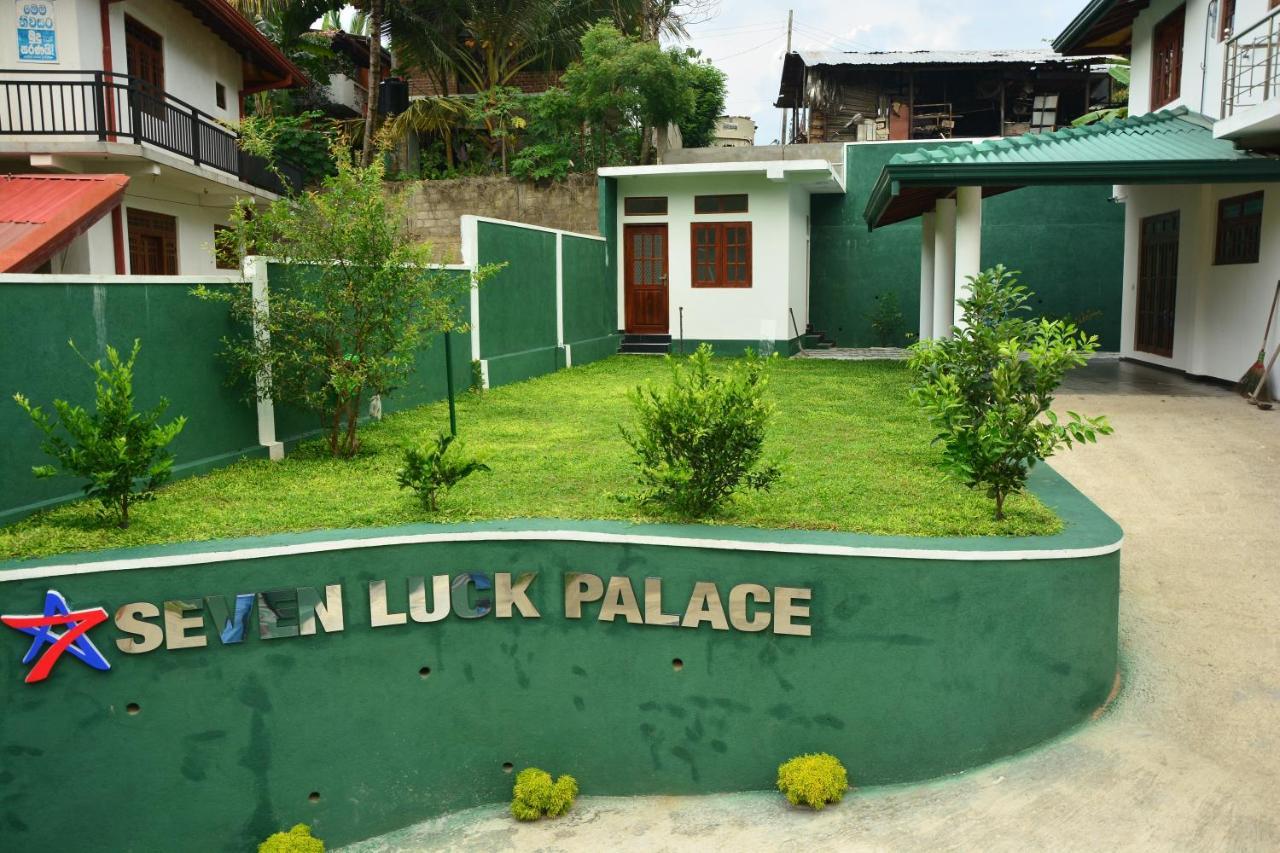 Seven Luck Palace Канди Экстерьер фото